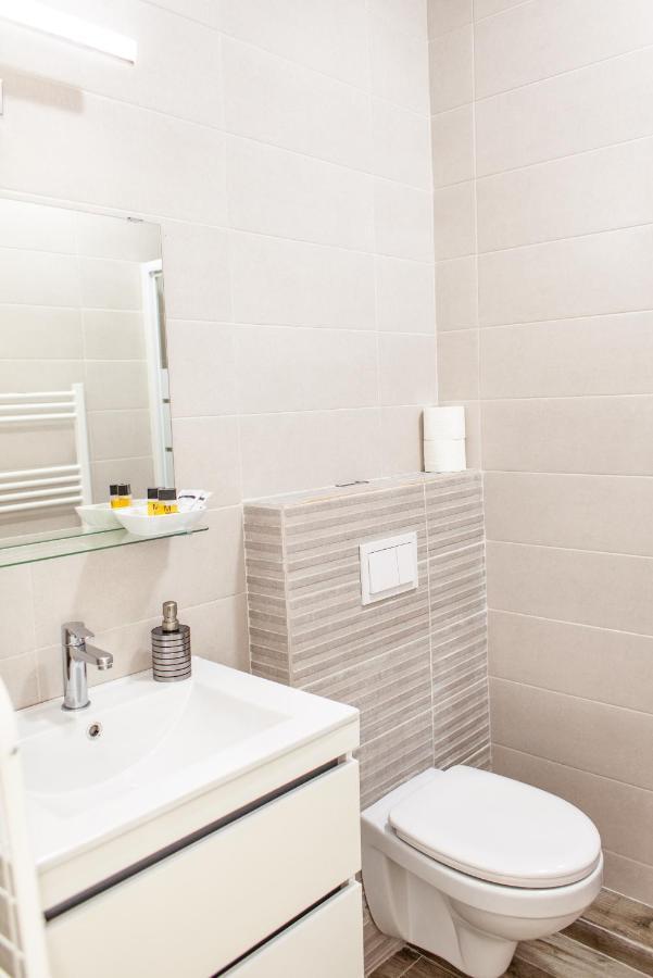 Sunny Studio Apartment Iasi Bagian luar foto
