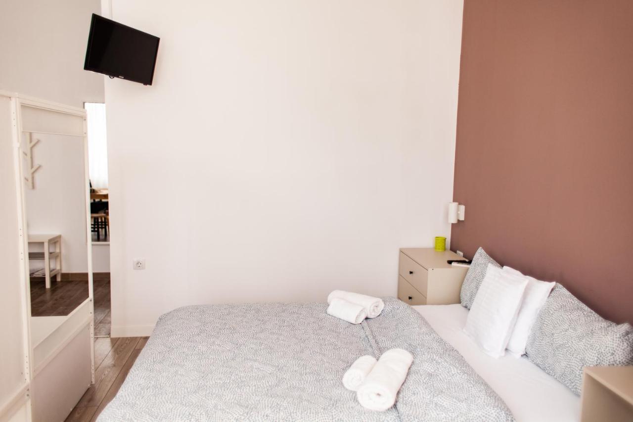 Sunny Studio Apartment Iasi Bagian luar foto