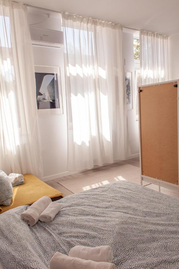 Sunny Studio Apartment Iasi Bagian luar foto