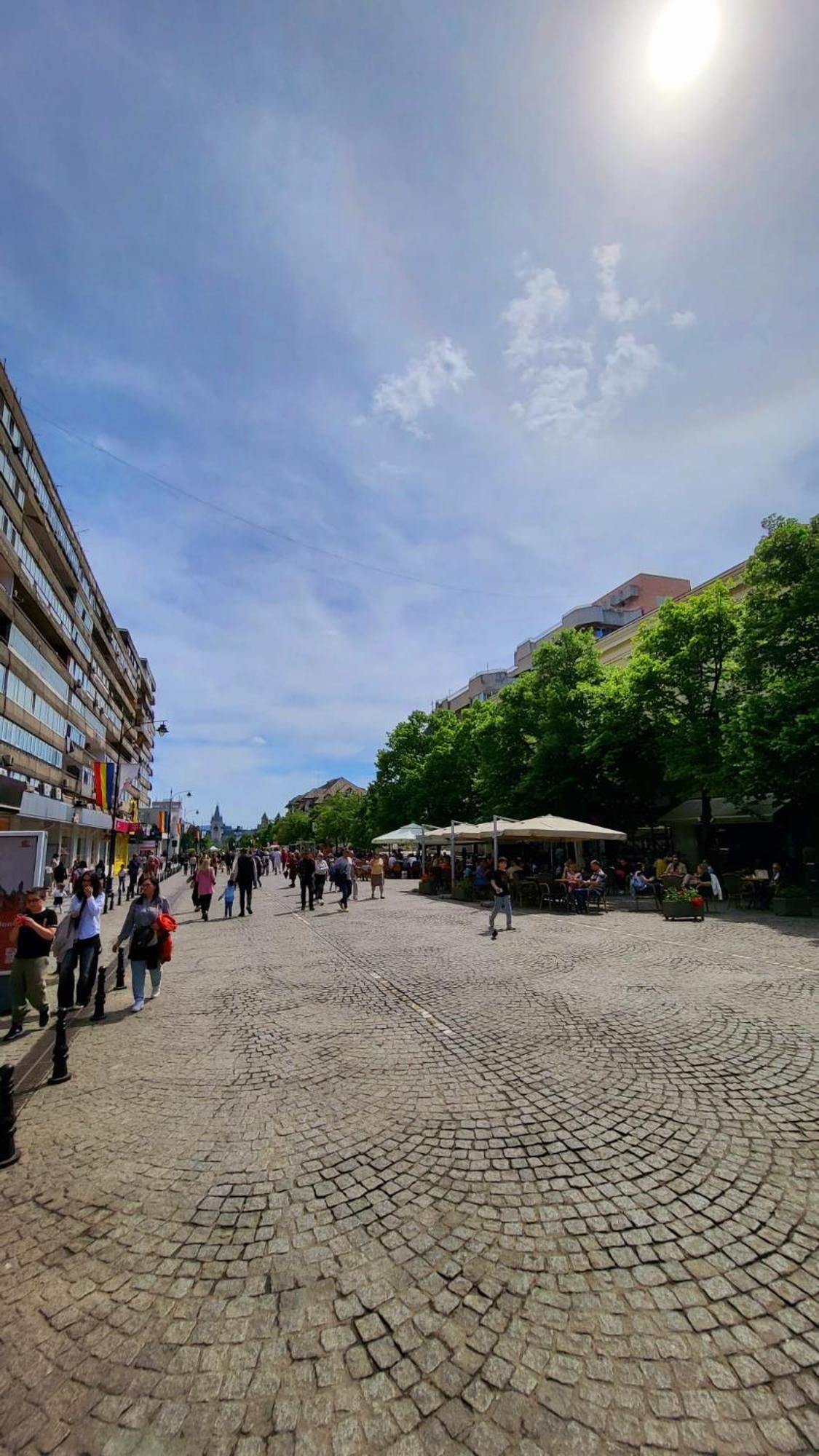 Sunny Studio Apartment Iasi Bagian luar foto